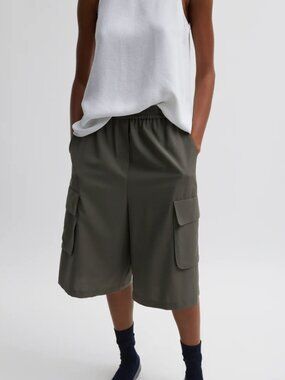 TIbi tropical wool relaxed cargo shorts, NWOT, black, S, $100.